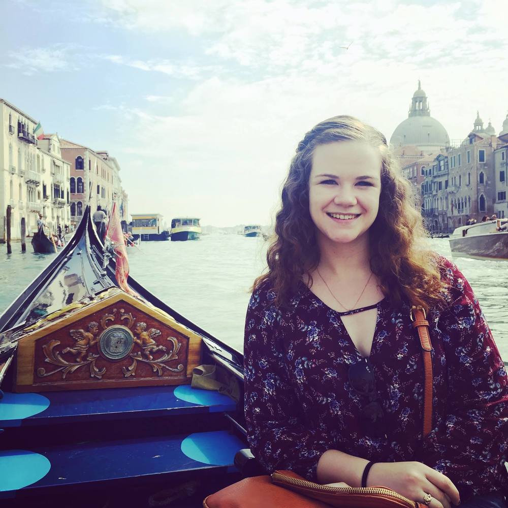 Meet your Posher, Elizabeth